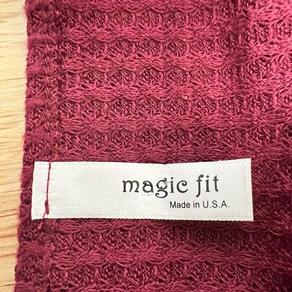 Magic Fit Women’s V-Neck Waffle Knit Sweater Wine Size Medium Lightweight - Picture 7 of 8